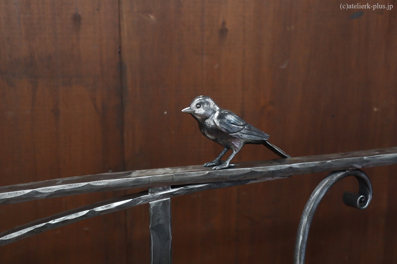 ロートアイアンの小鳥
