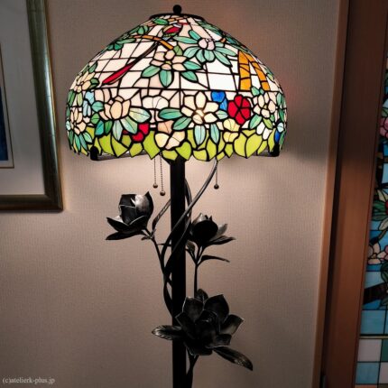 ロートアイアンの照明スタンド【タイサンボク】