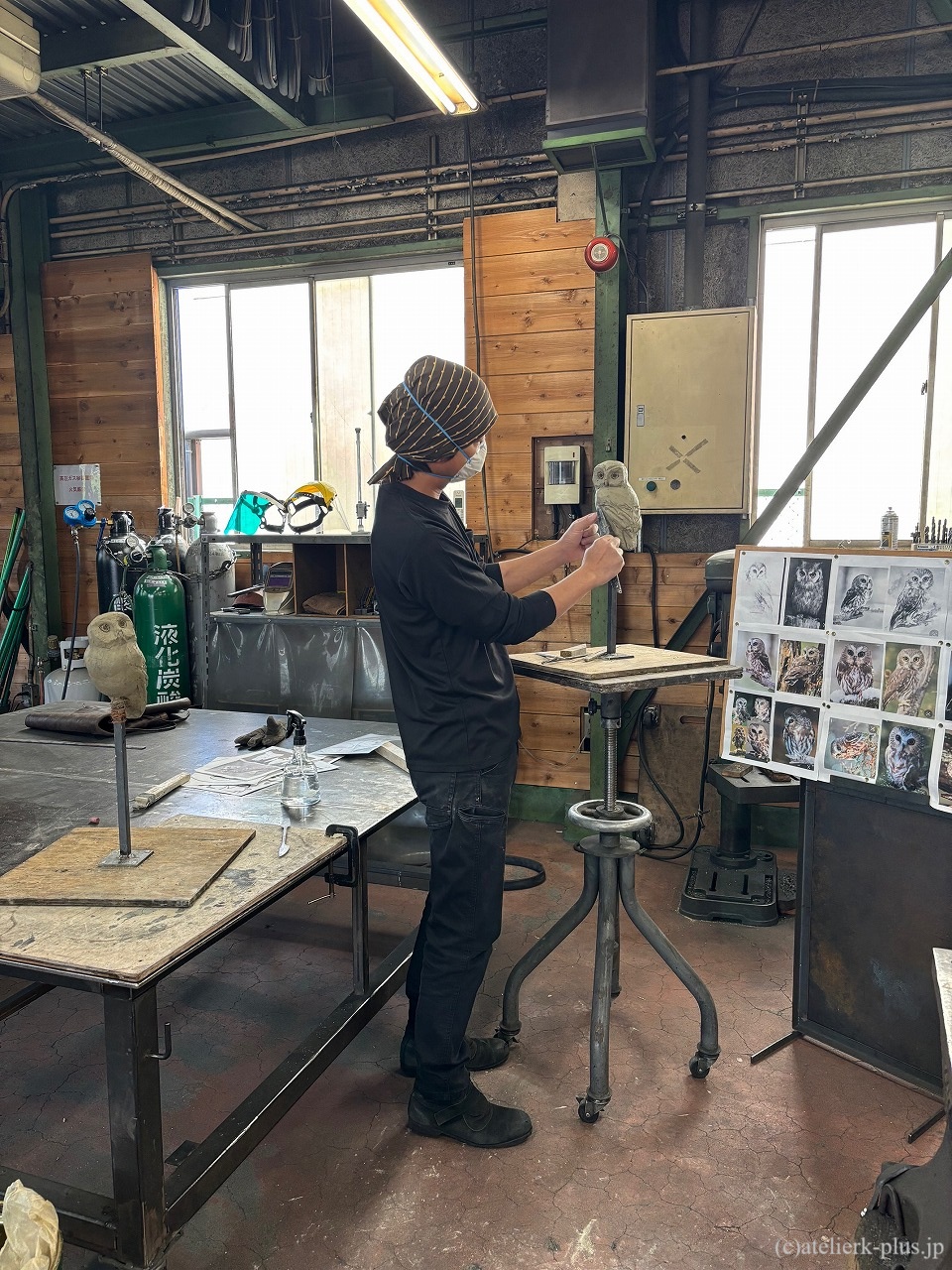 ロートアイアンフクロウの制作風景