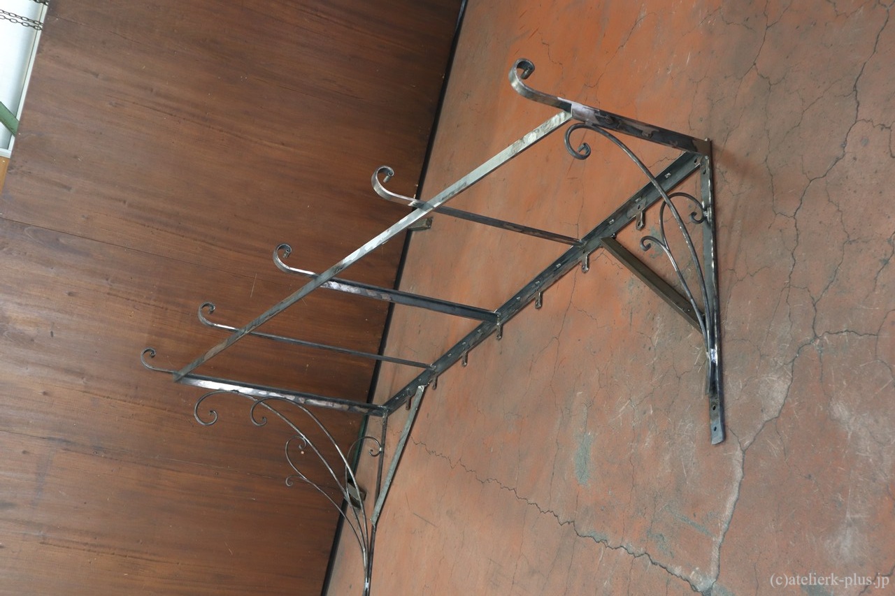 ロートアイアンの庇