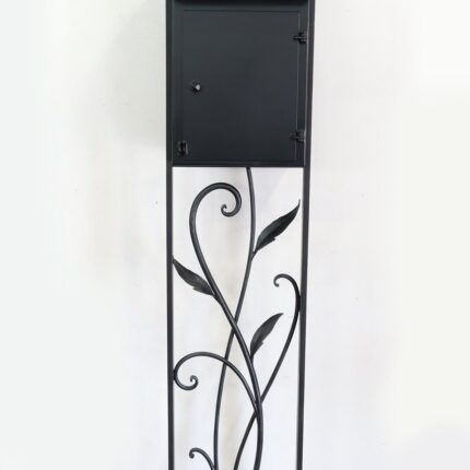 ロートアイアンのポスト