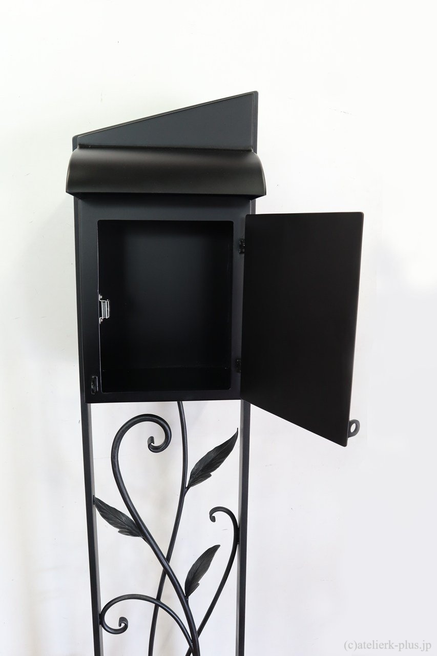 ロートアイアンのポスト