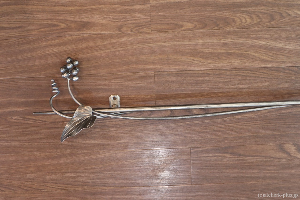 ロートアイアンのコート掛け【イタリアンベリー】