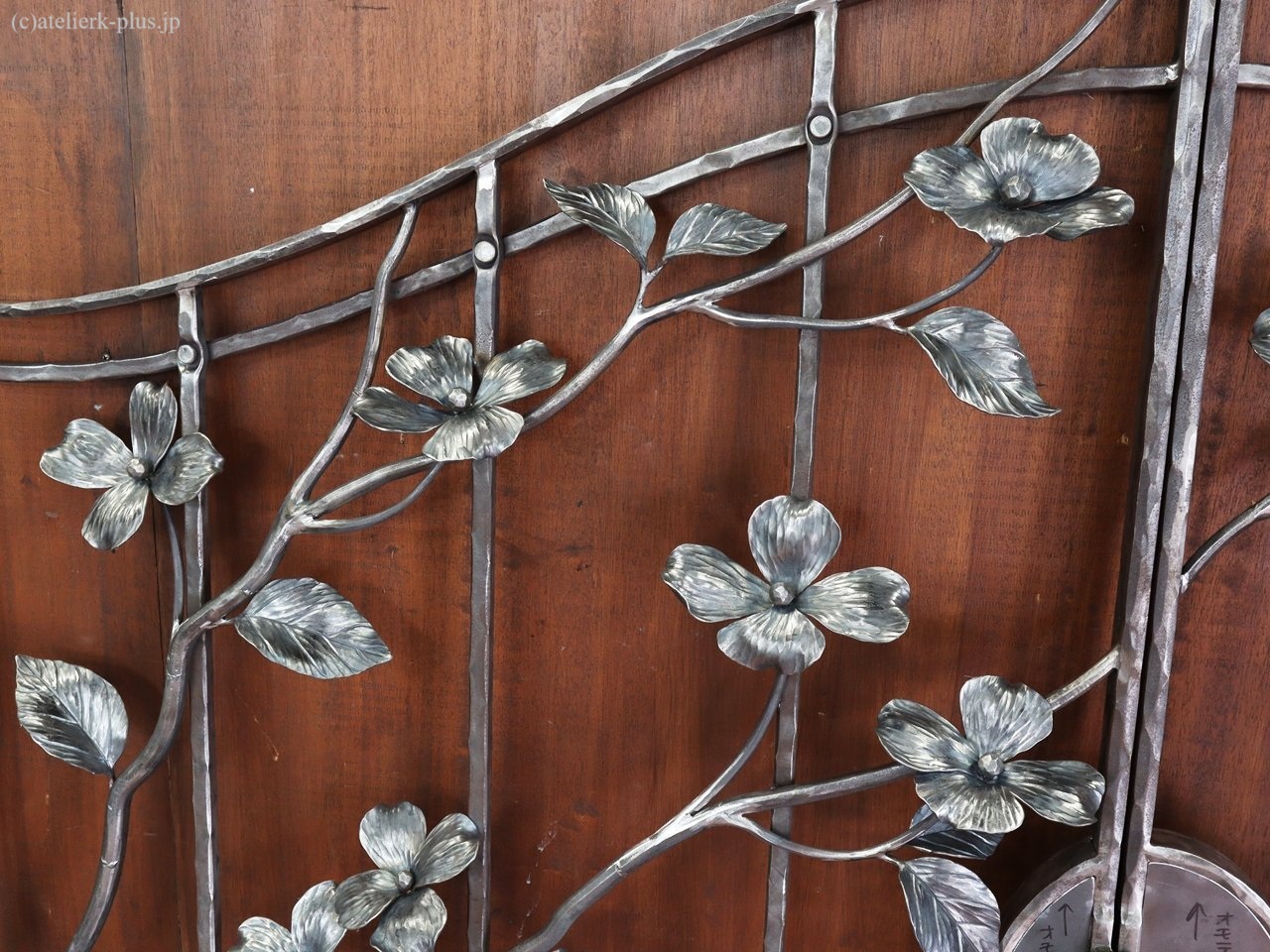 ロートアイアンの門扉【ハナミズキ】