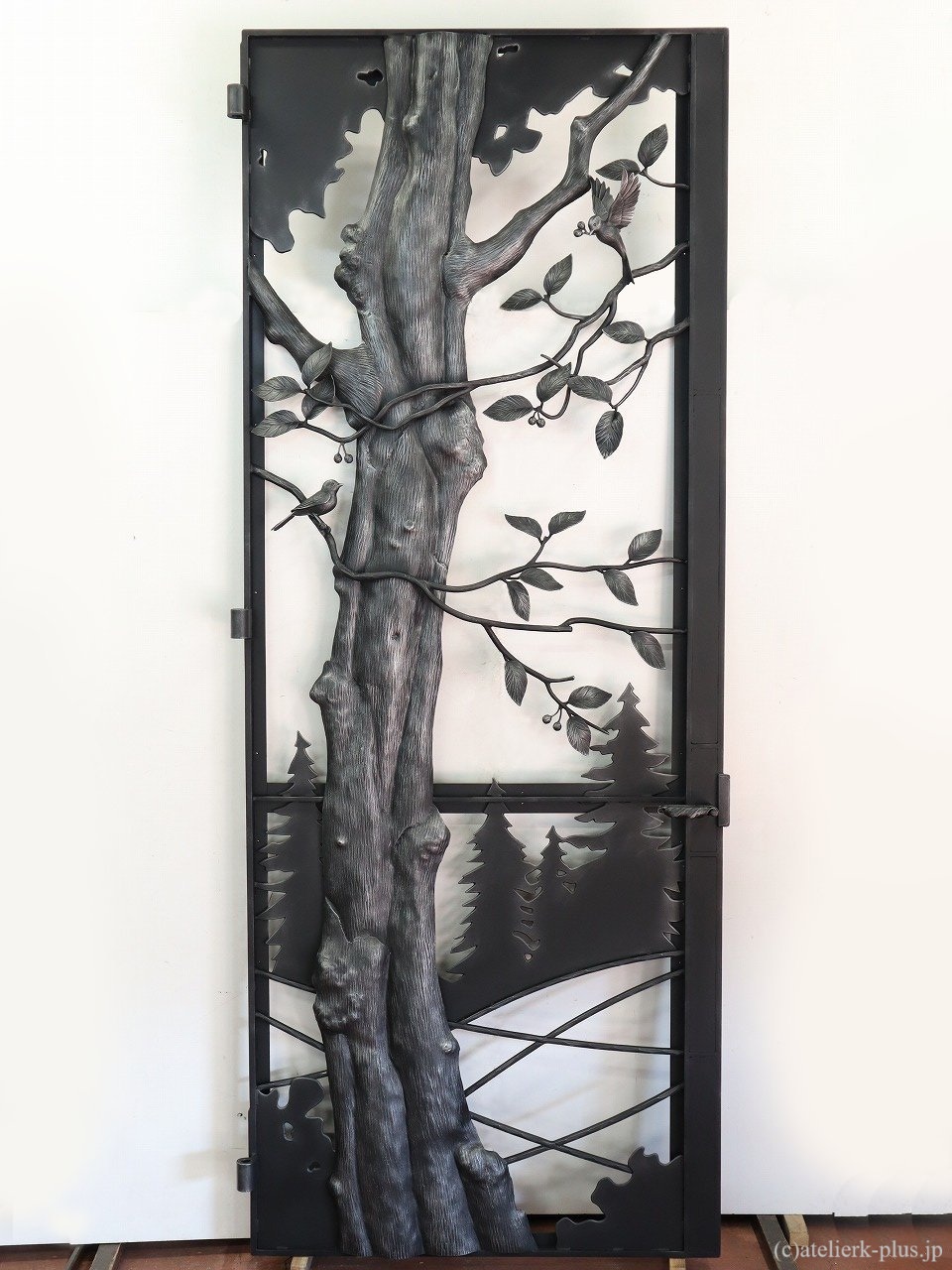 ロートアイアンのマンション扉【森】