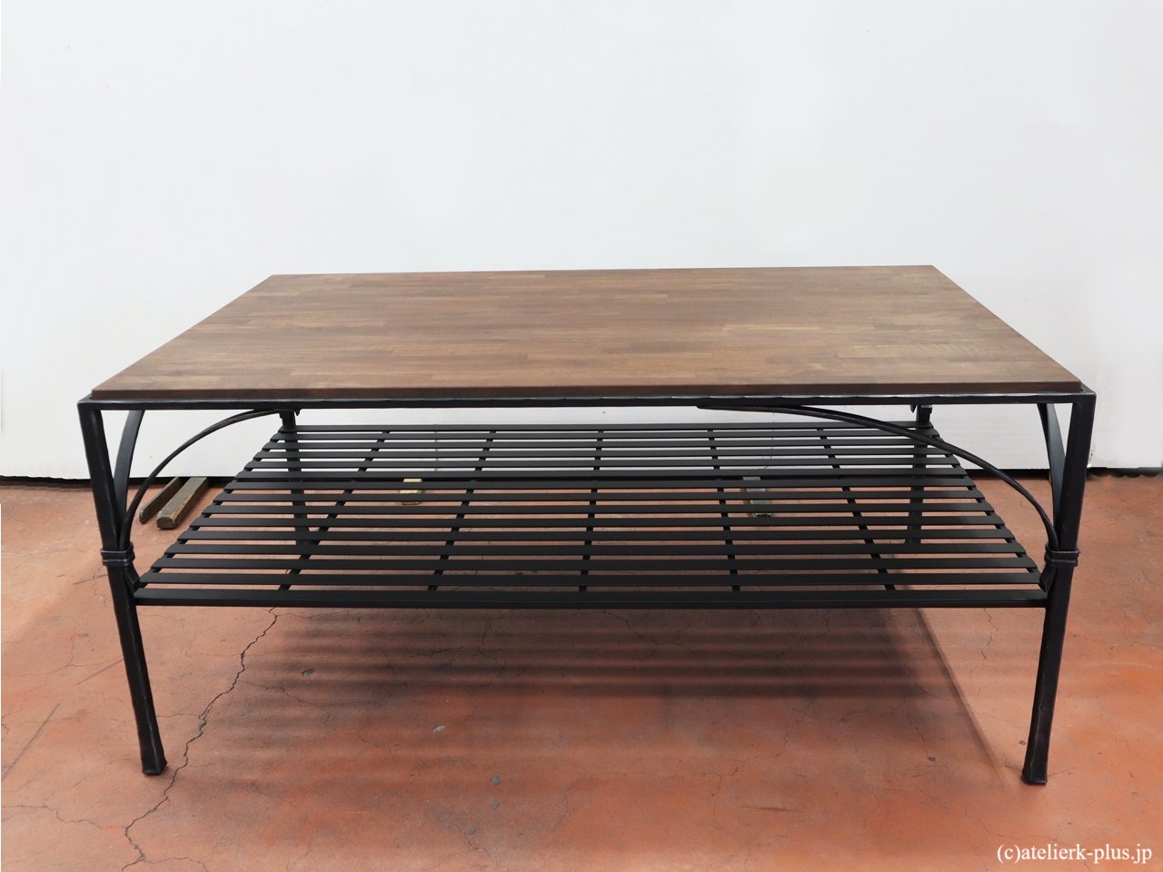 ロートアイアンのテレビ台