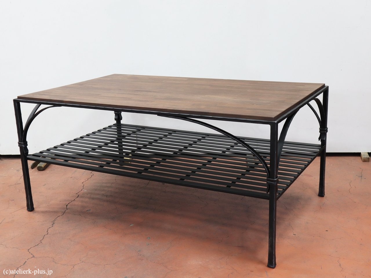 ロートアイアンのテレビ台