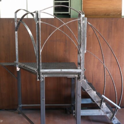 ロートアイアンのステップ