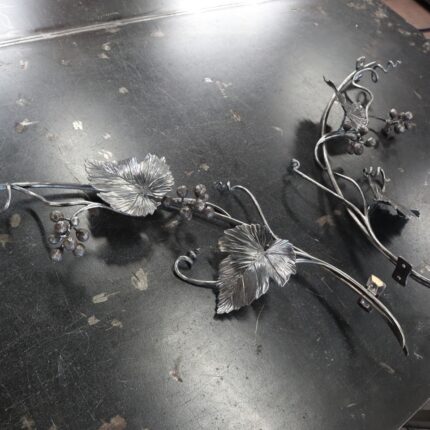 ロートアイアンの庇受け【野葡萄】