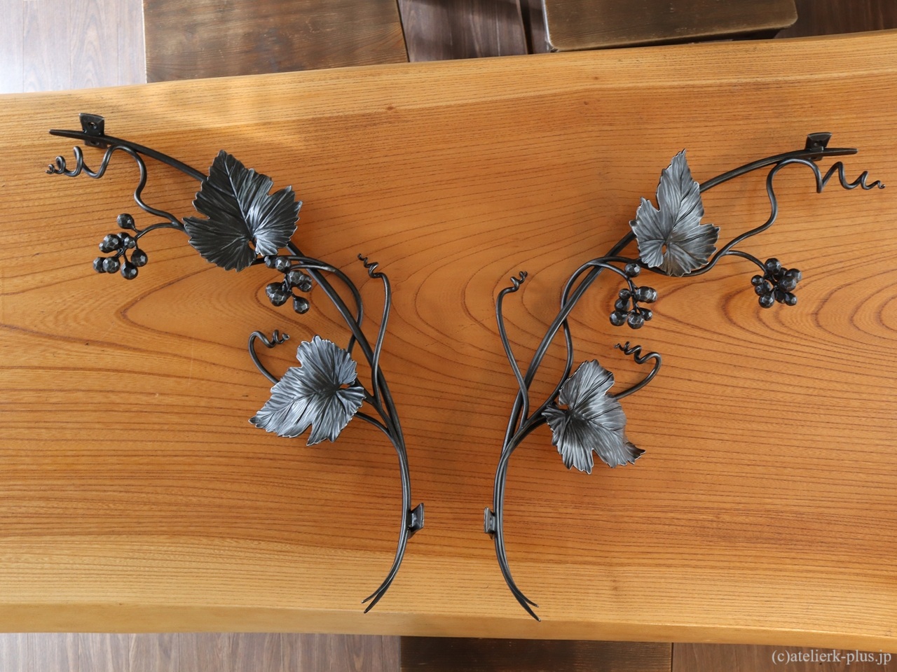 ロートアイアンの庇受け【葡萄】