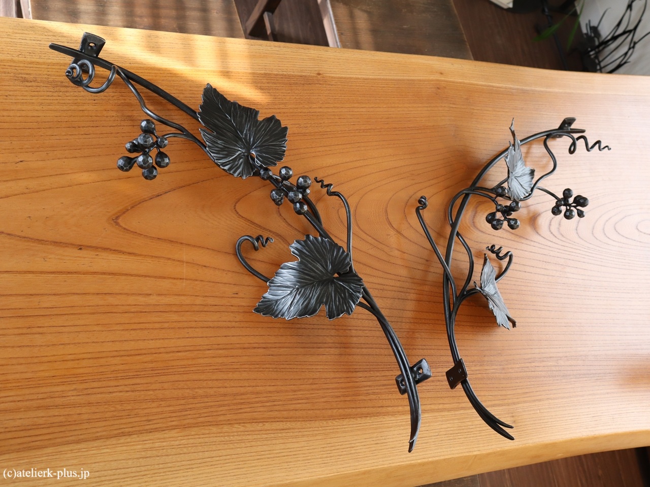 ロートアイアンの庇受け【葡萄】