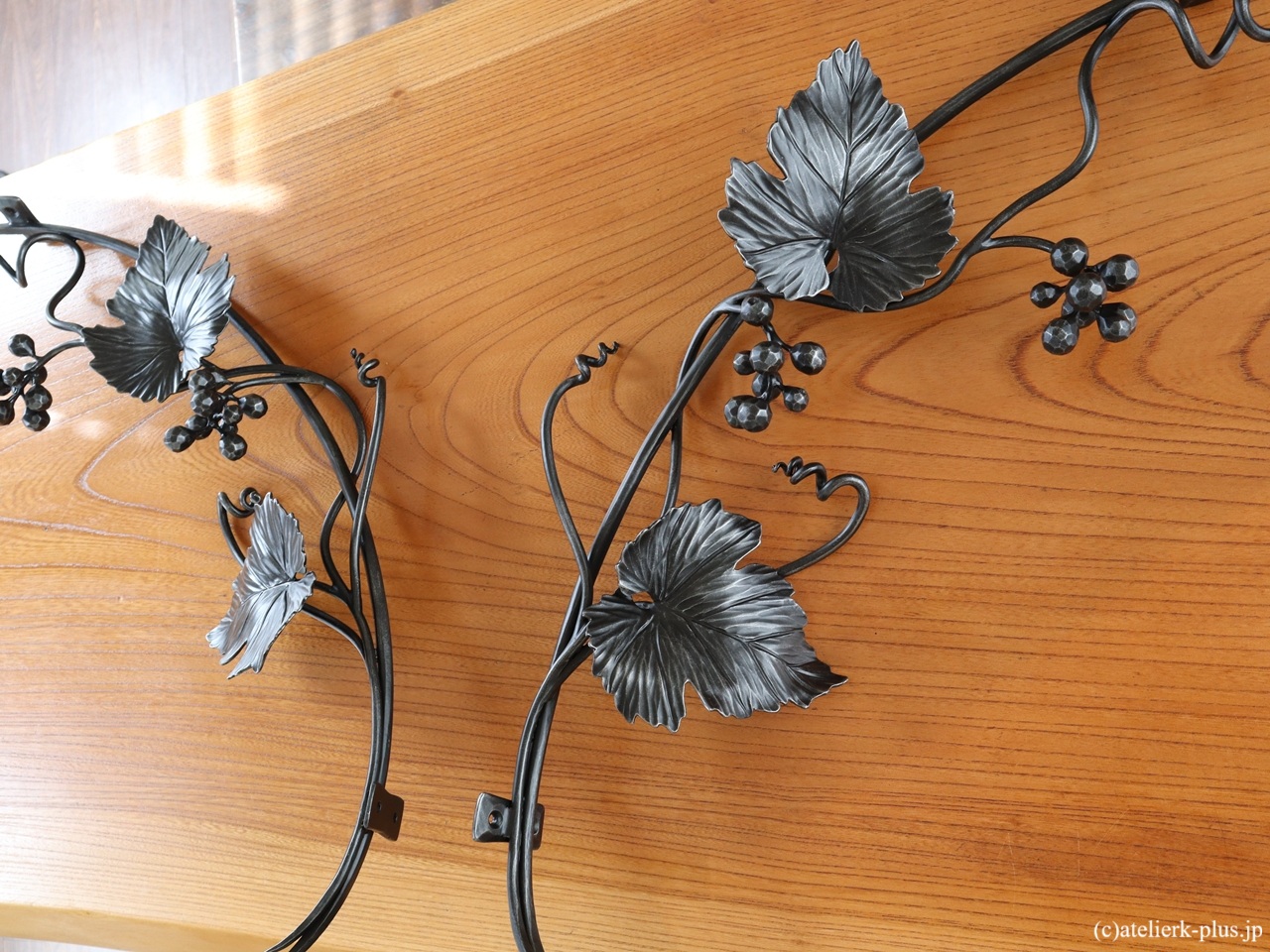 ロートアイアンの庇受け【葡萄】