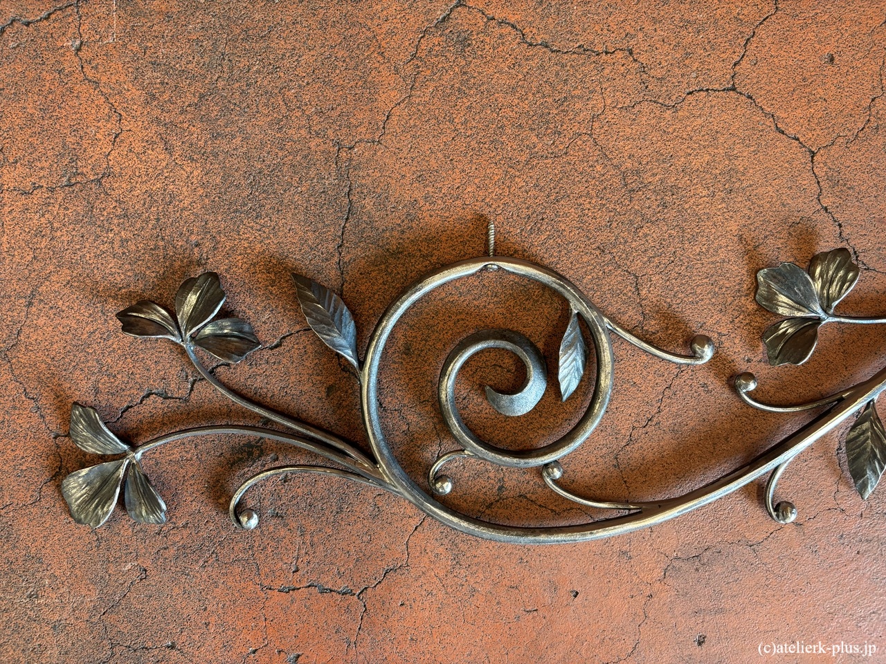 ロートアイアンのウォールデコ