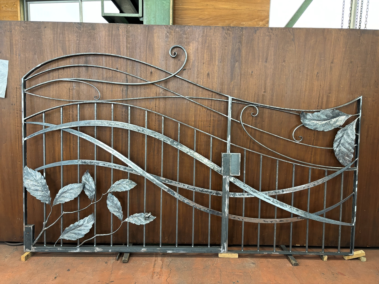 ロートアイアンの門扉