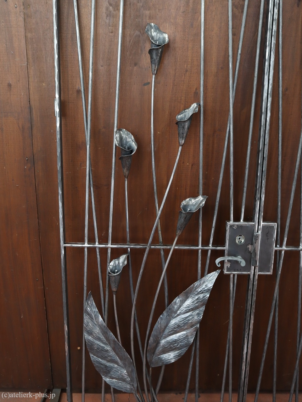 ロートアイアンの門扉【カラー】