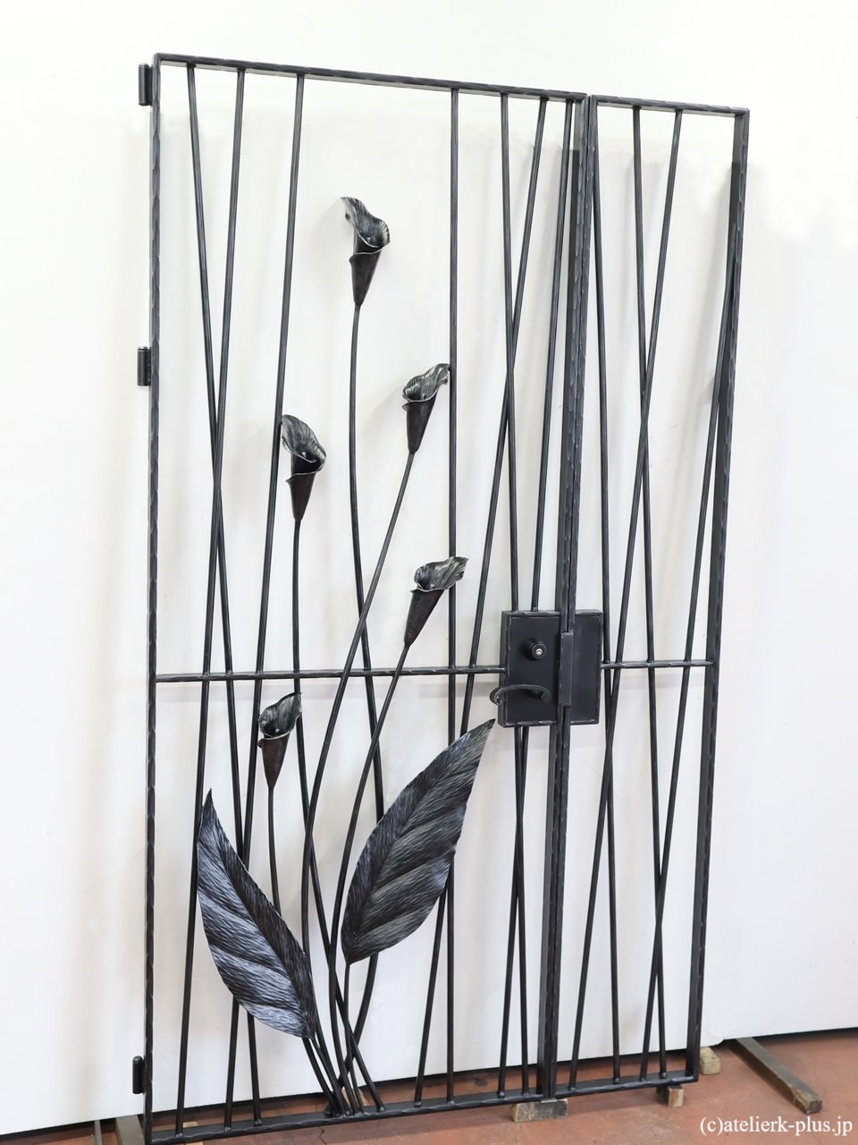 ロートアイアンの門扉【カラー】