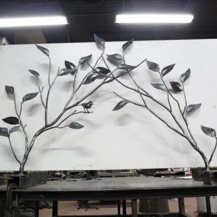 ロートアイアンのアーチ【枝・小鳥】