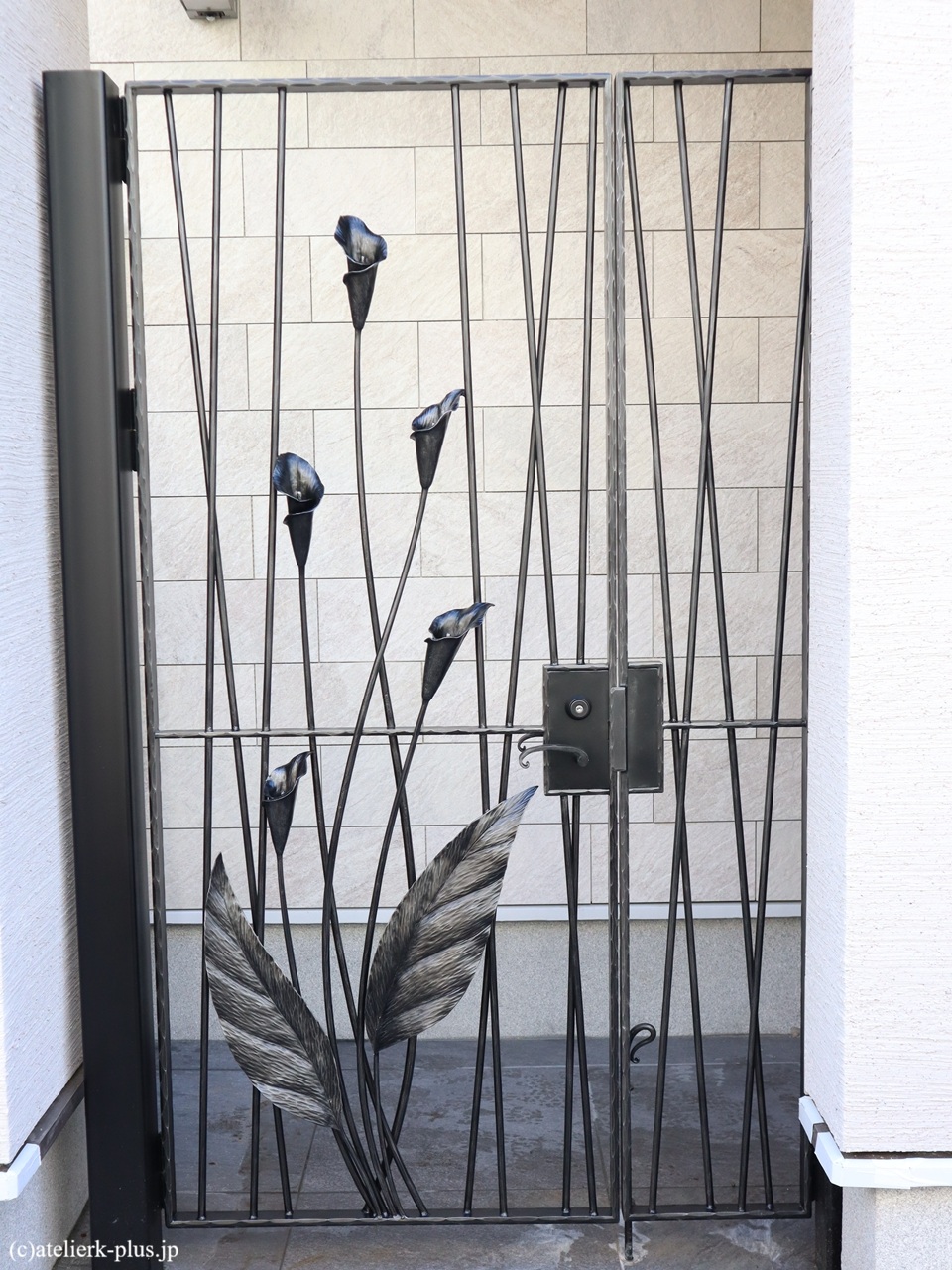 ロートアイアンの門扉【カラー】