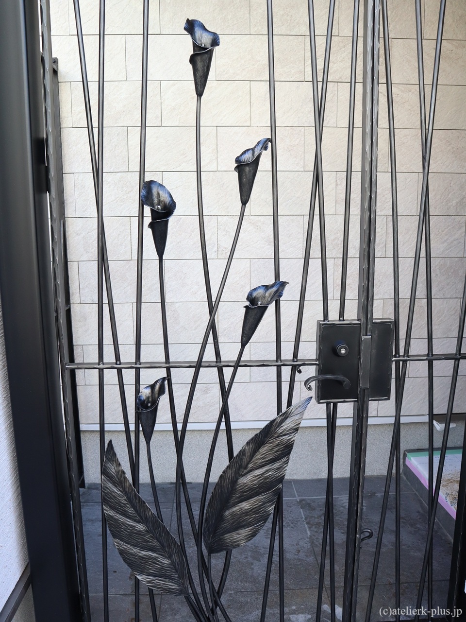 ロートアイアンの門扉【カラー】