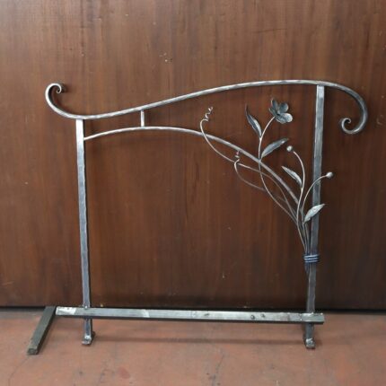 ロートアイアンの手摺【花】