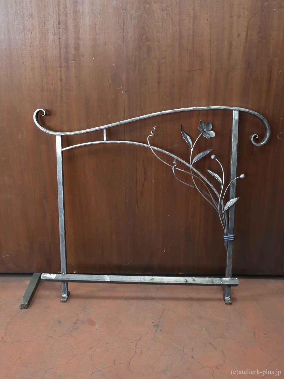 ロートアイアンの手摺【花】