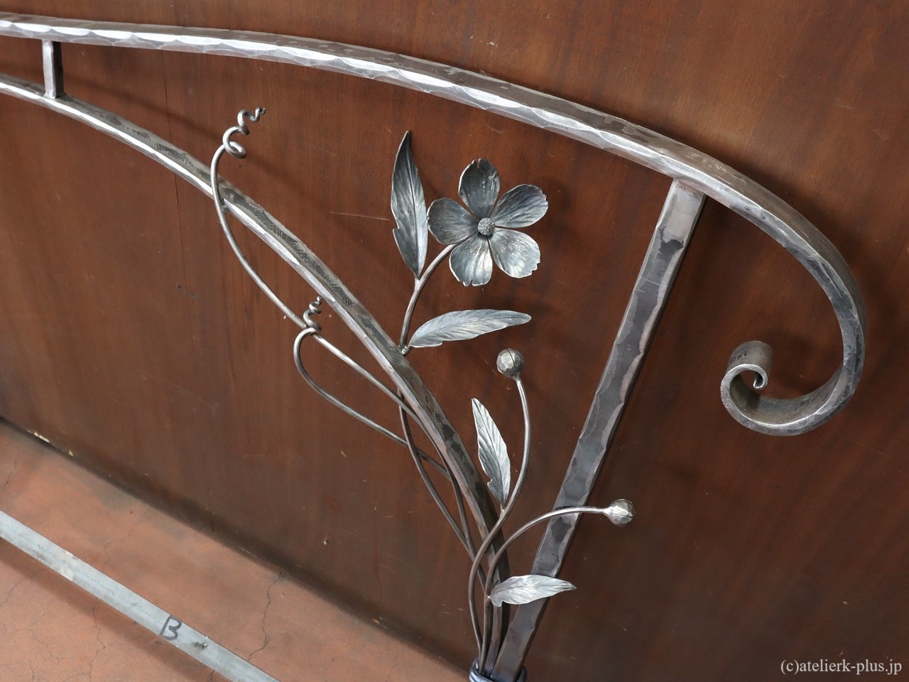 ロートアイアンの手摺【花】