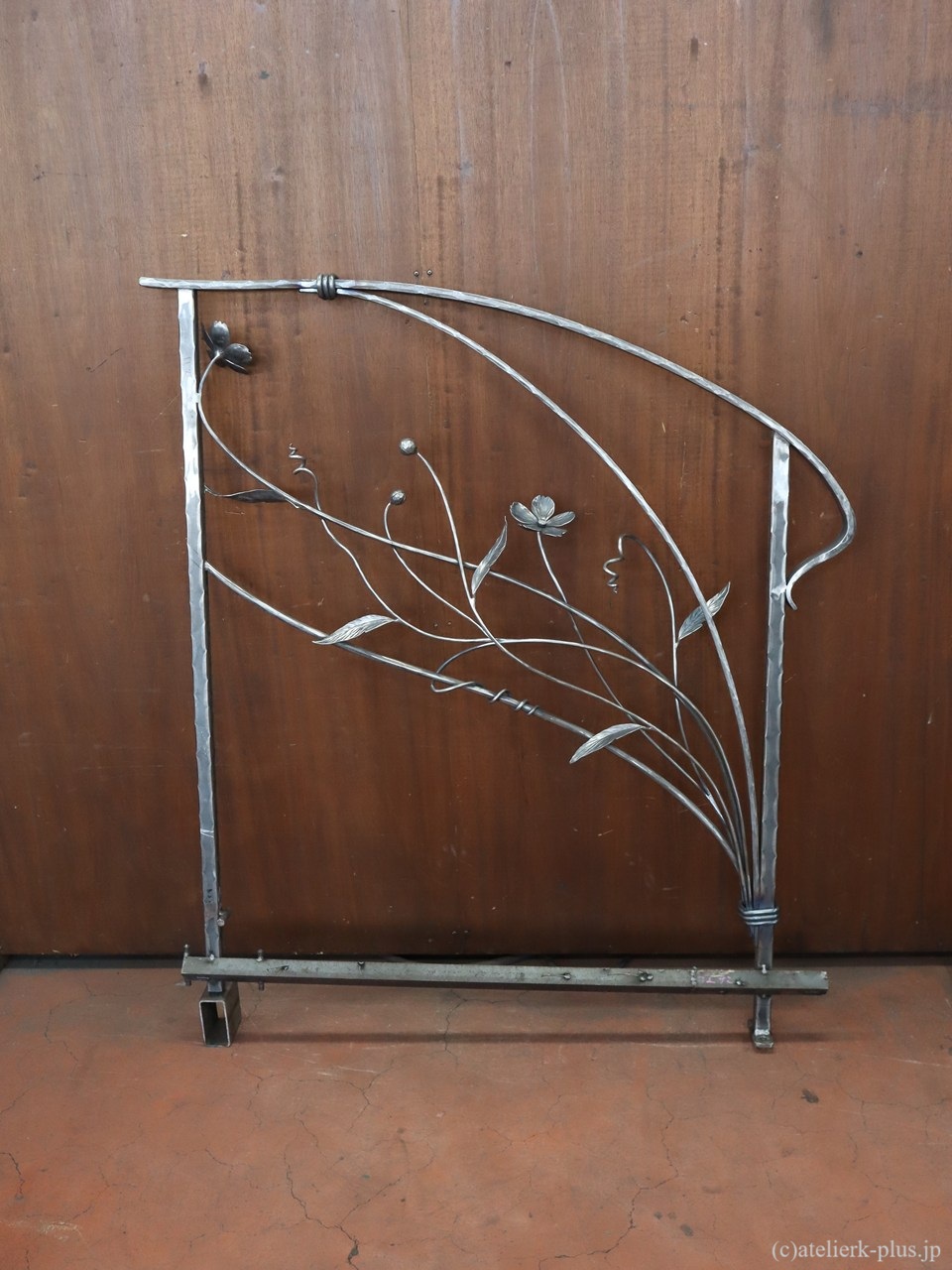 ロートアイアンの手摺【花】