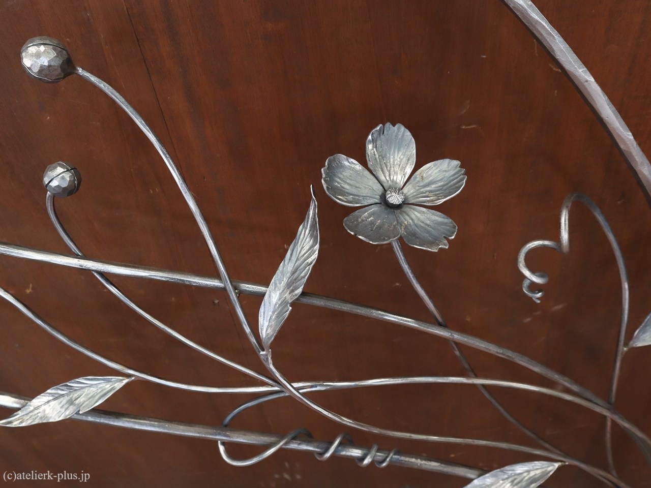 ロートアイアンの手摺【花】