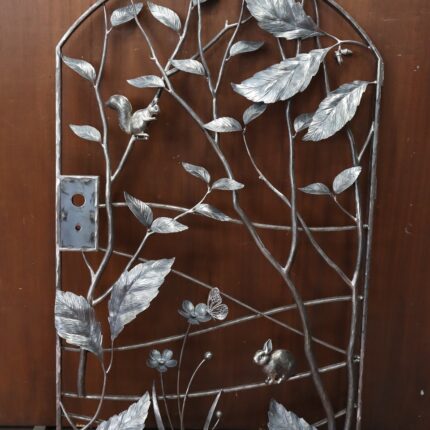 ロートアイアンの門扉【森の小動物】