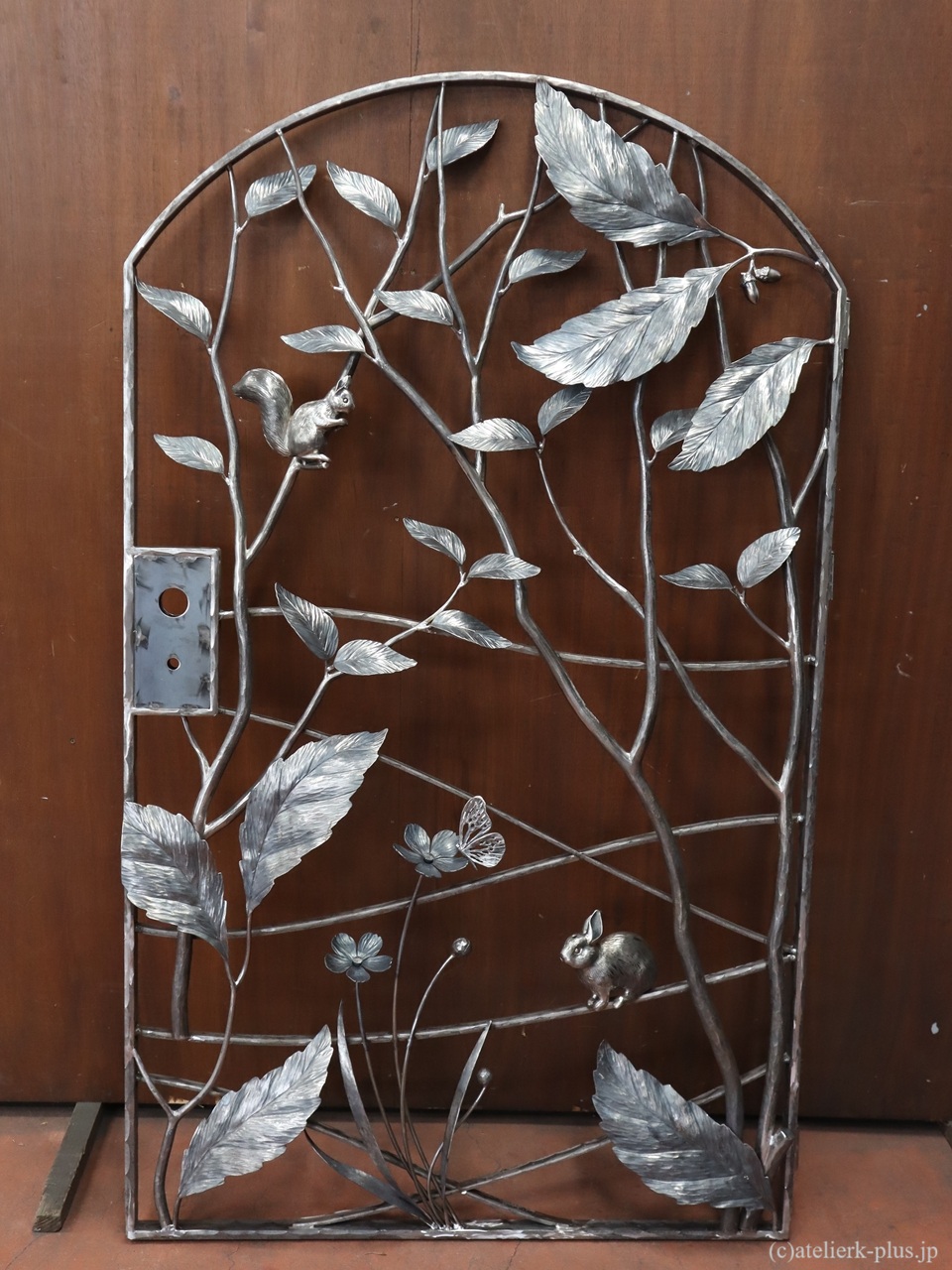 ロートアイアンの門扉【森の小動物】