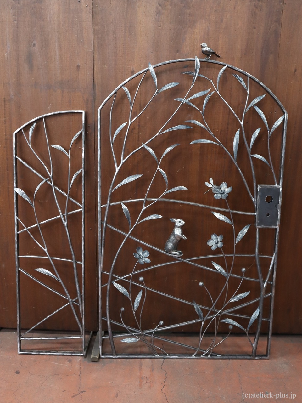 ロートアイアンの門扉【草花・うさぎ・トンボ・小鳥】